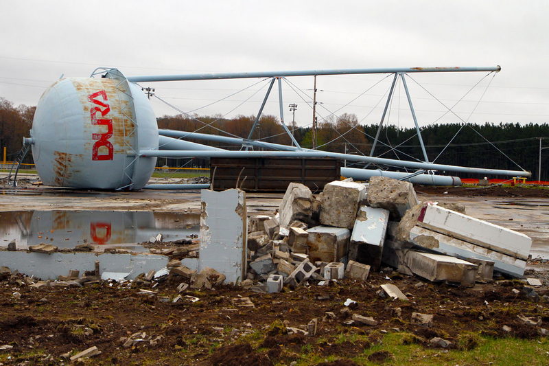 Dura Automotive Systems - Water Tower (newer photo)